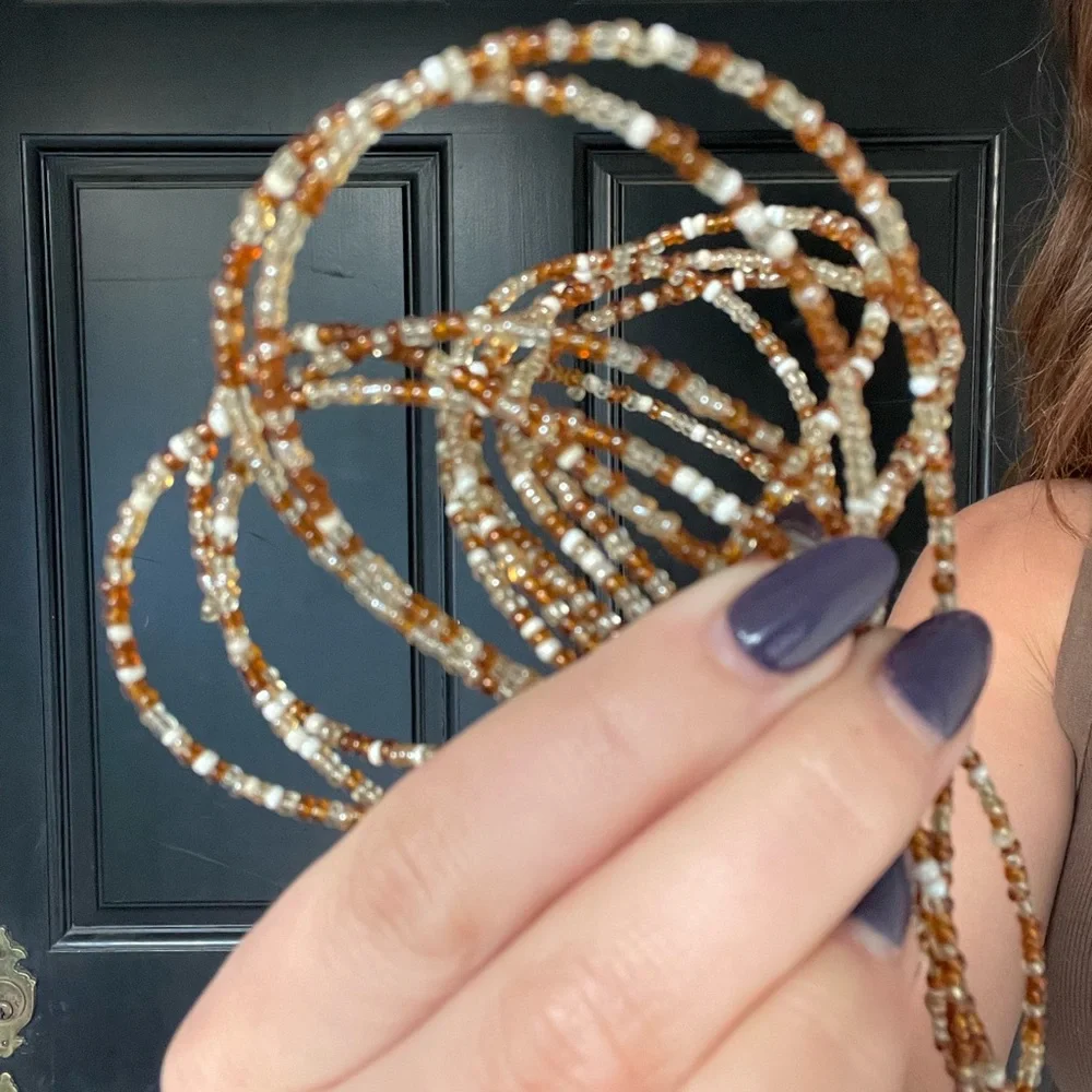 Beautiful beaded necklace - Picture 2 of 4